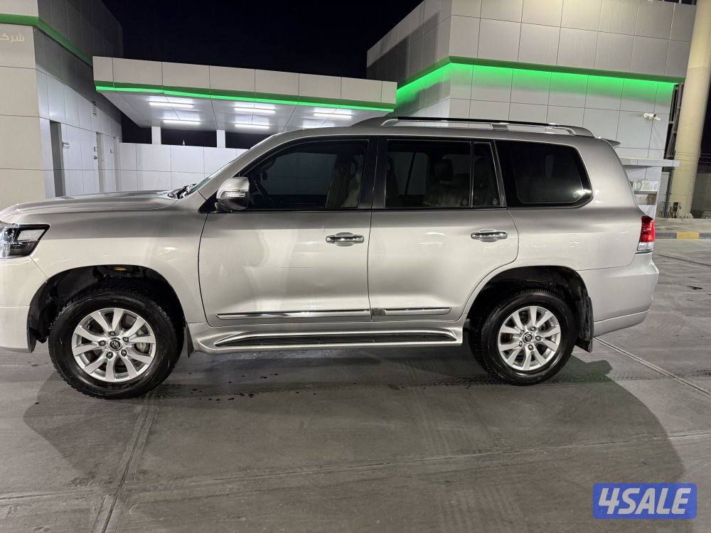 لاند كروز 2018 نظيف جدا5