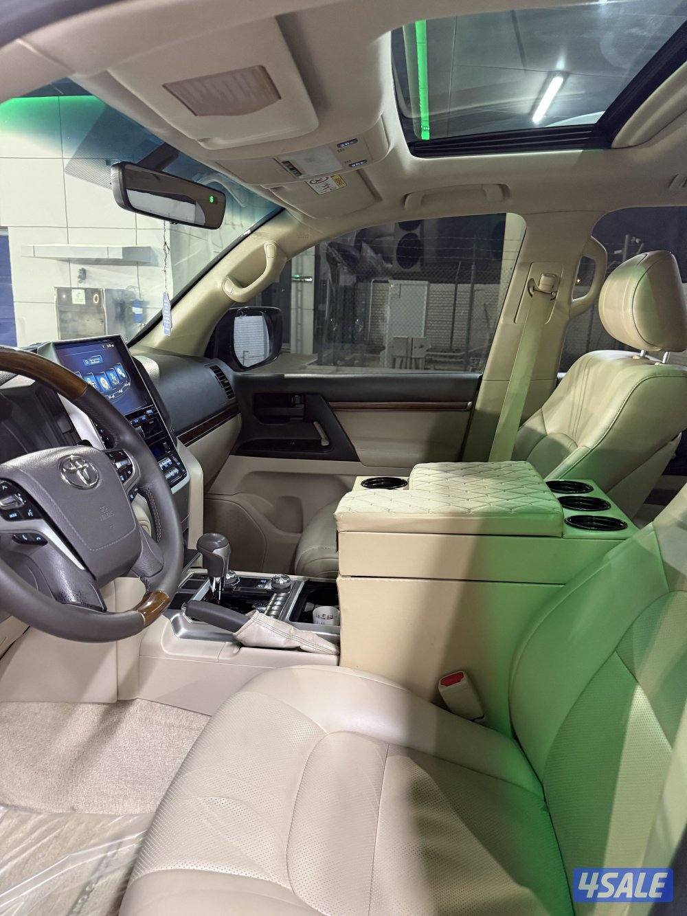 لاند كروز 2018 نظيف جدا6