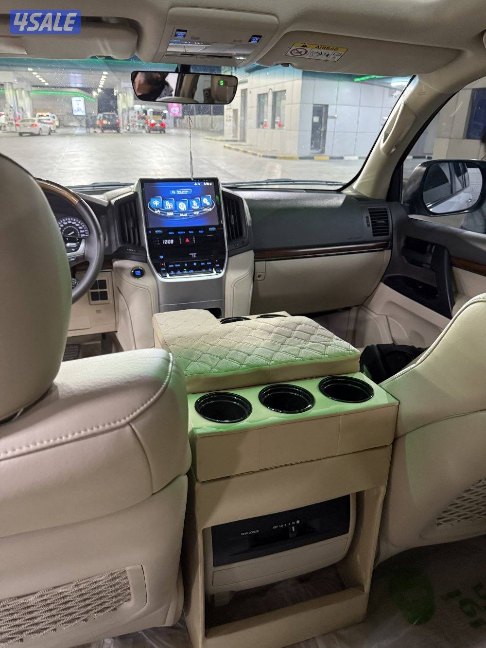 لاند كروز 2018 نظيف جدا7