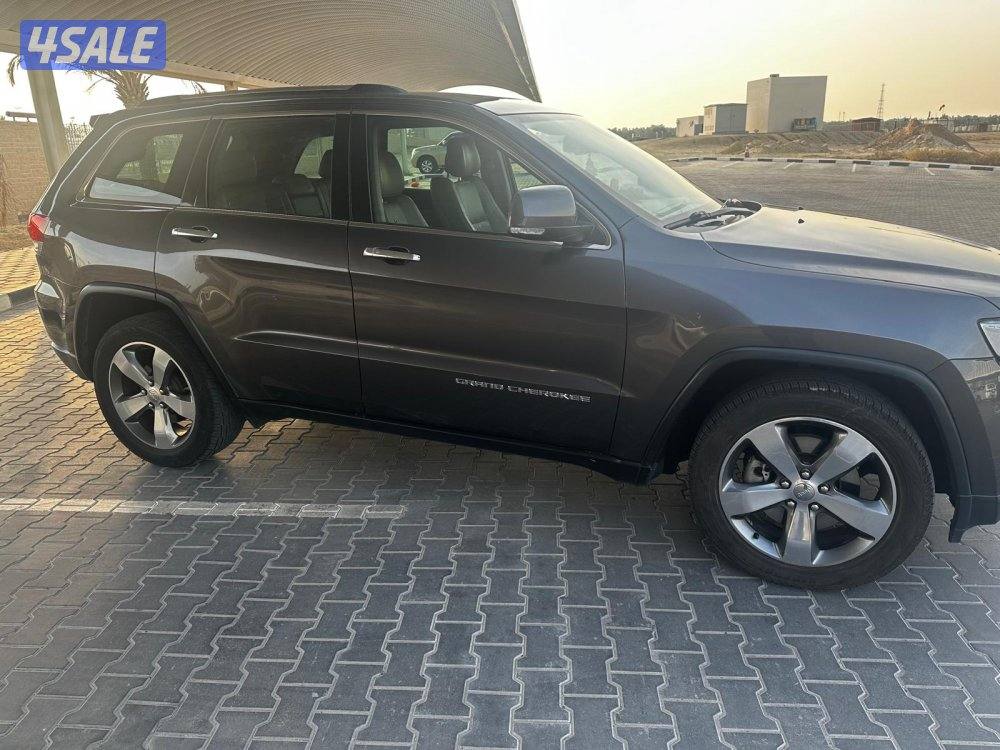 جراند شيروكي ٢٠١٥ نظيفة جدا للبيع3