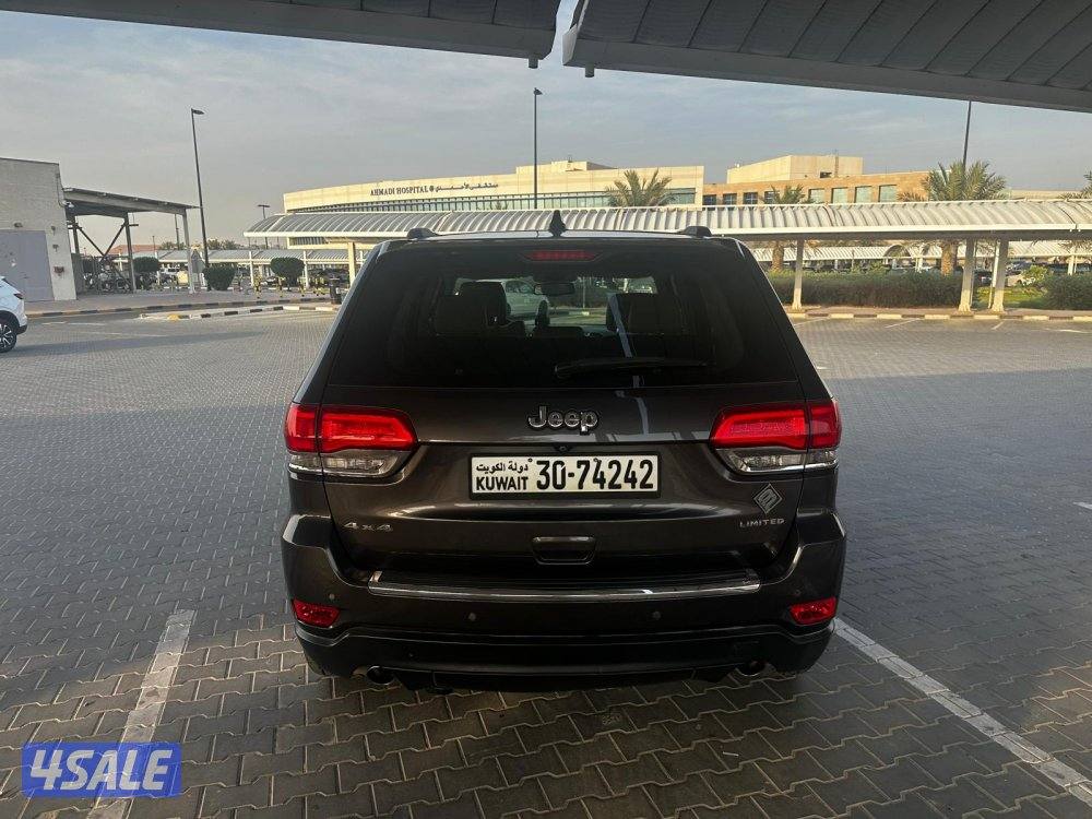 جراند شيروكي ٢٠١٥ نظيفة جدا للبيع4