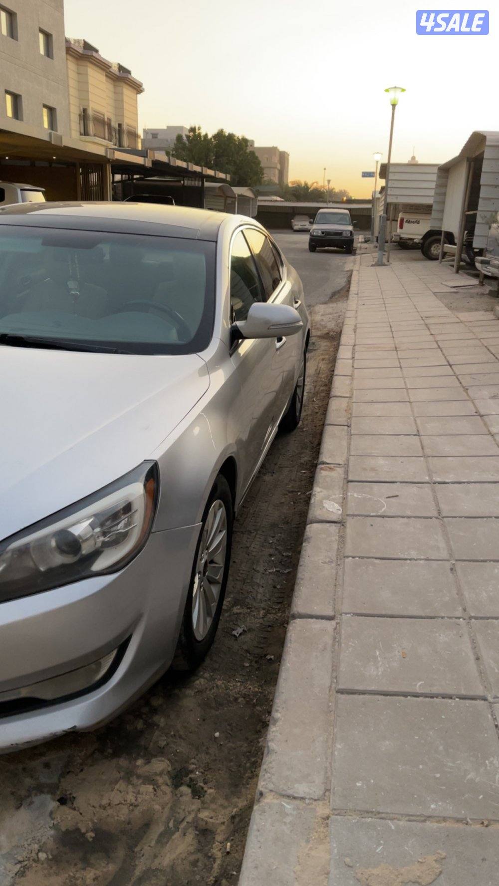 السلام عليكم للبيع كيا كدنزا مديل 2011 ماشيه 300  كل شي شغال فيها.0