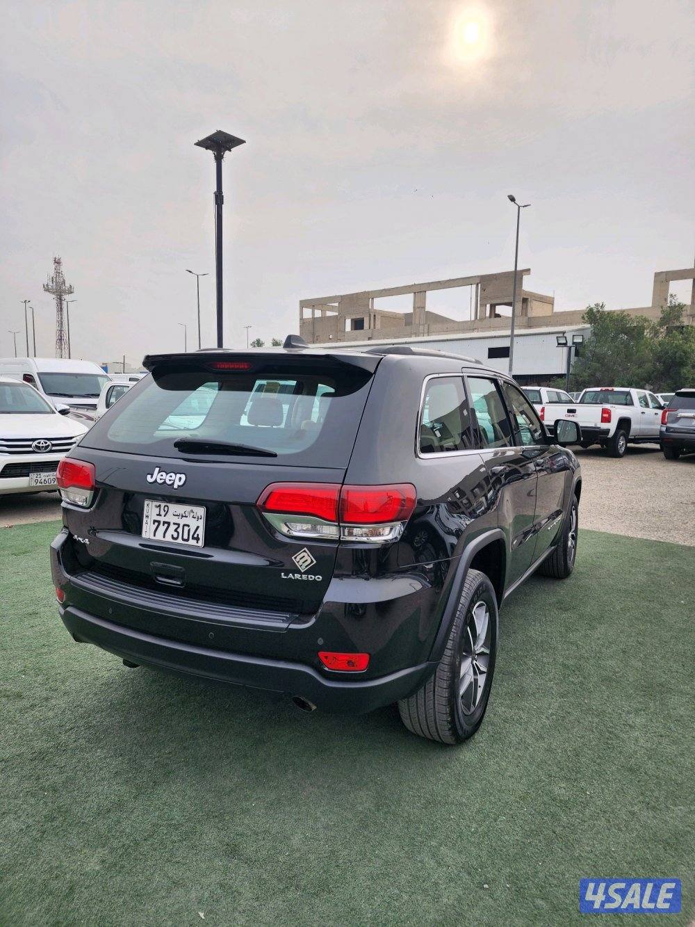 جراند شيروكي لاريدو4