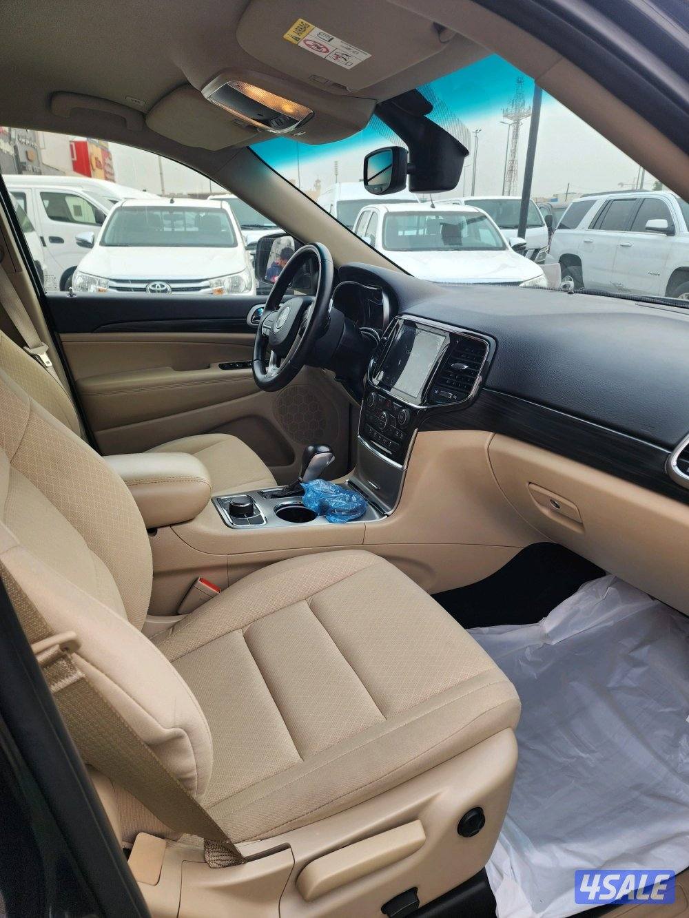 جراند شيروكي لاريدو6