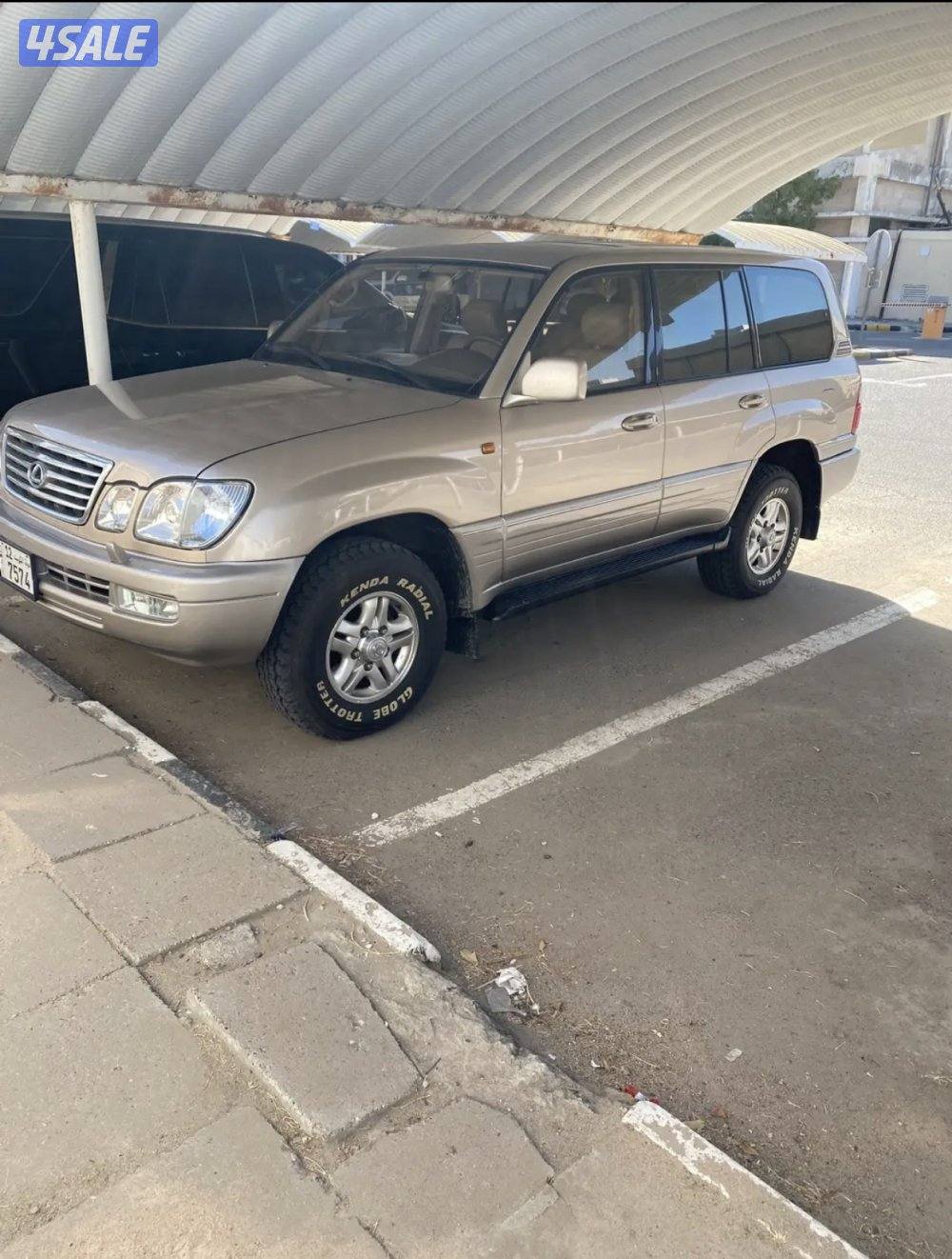 للبيع جيب لكزس موديل 1998 مسرفس بالكامل ونظيف جدااملاحضه تنجيد كشن خلف1