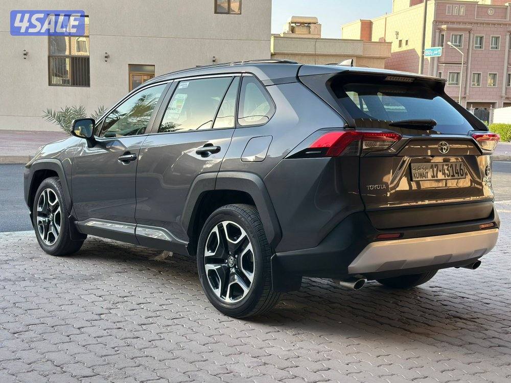 تويوتا راف 4 ٢٠١٩ الساير عداد ٨٠ ألف شرط الفحص قير مكينه شاصي غير جيد1