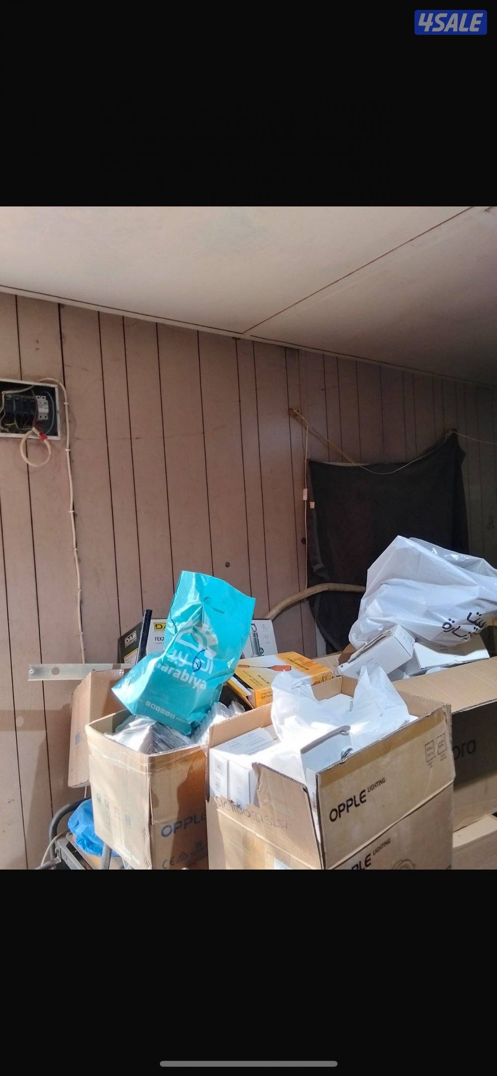 كبينه بنل ساندوج 6x4 وحمام فايبر وطنيه فيه مغسله ومسبح وتانكي حجم 12004