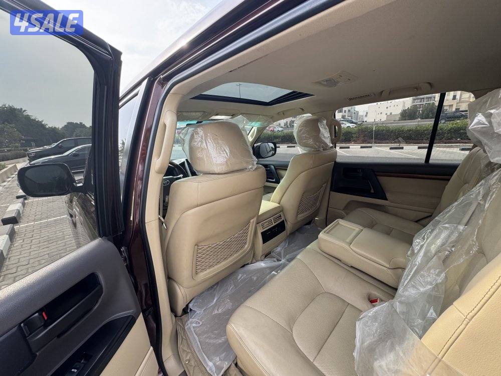 لاند كروزر GXR 8 سلندر الساير موديل 2016 ماشي 220 فقط4