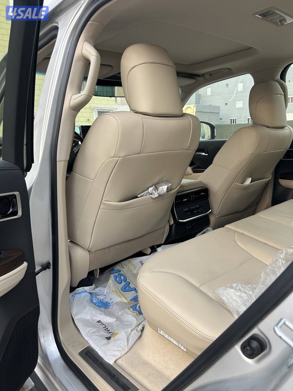 للبيع لاندكروزر GXR تون تيربو 20231