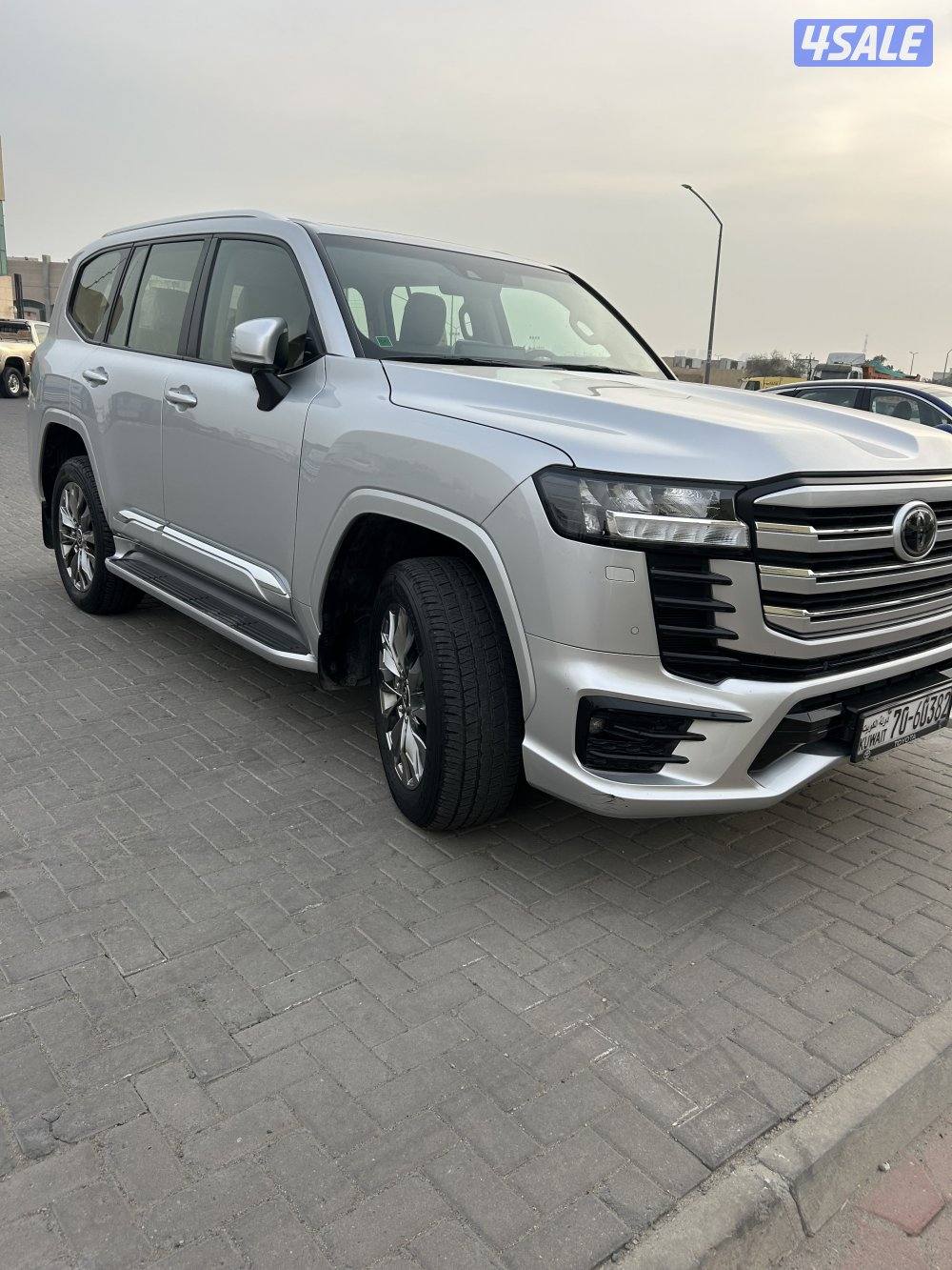 للبيع لاندكروزر GXR تون تيربو 20233