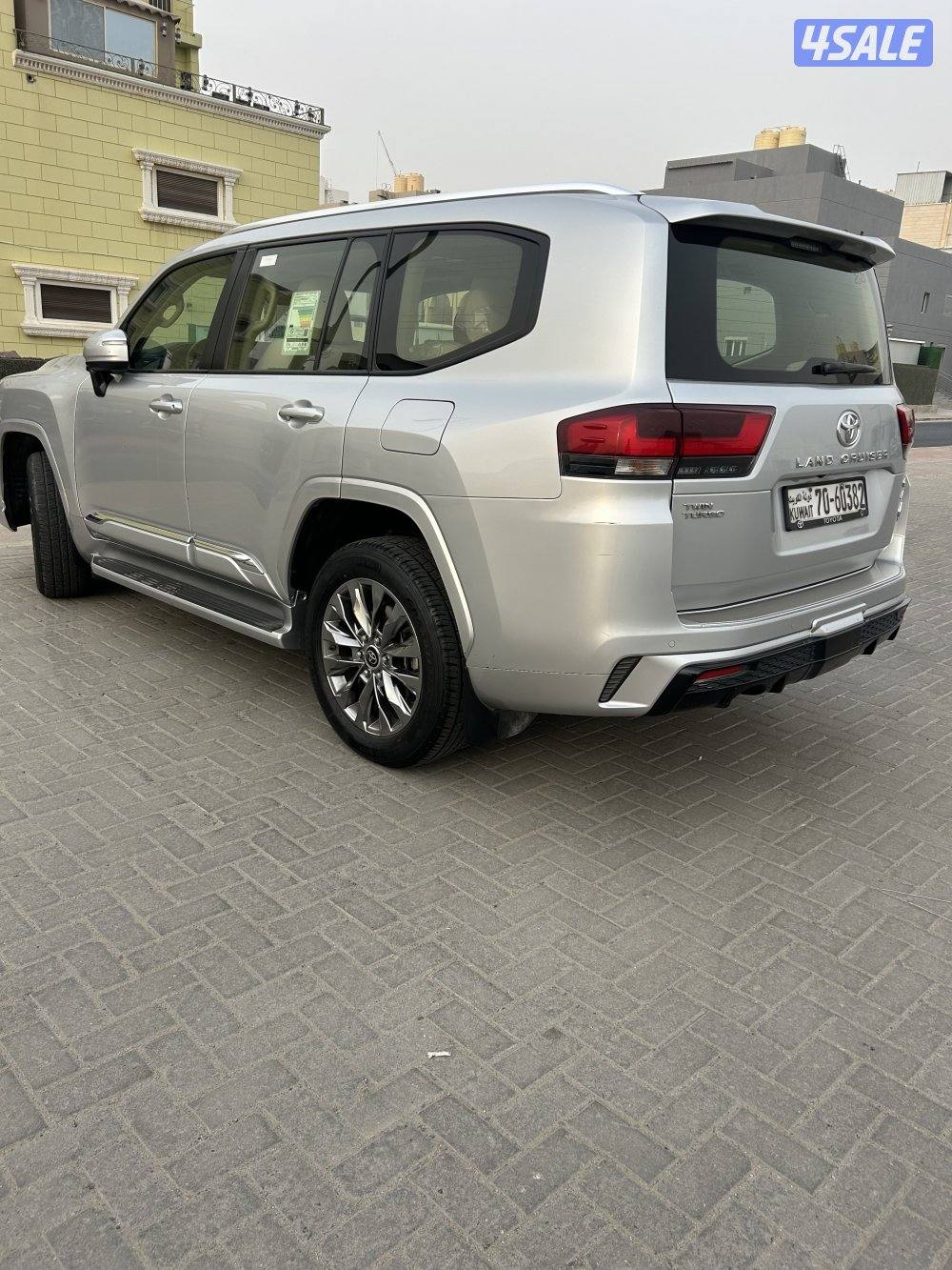 للبيع لاندكروزر GXR تون تيربو 20235