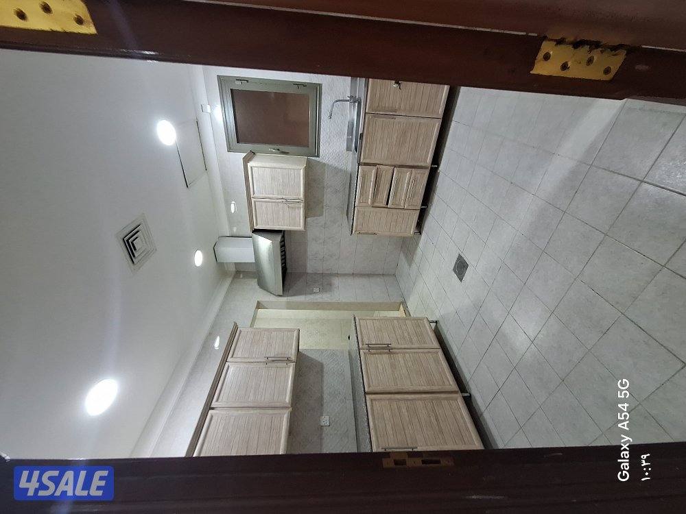 🇰🇼شقه كبيره كبيره كبيره جدا ٣ ماستر غرفة غسيل🇰🇼0