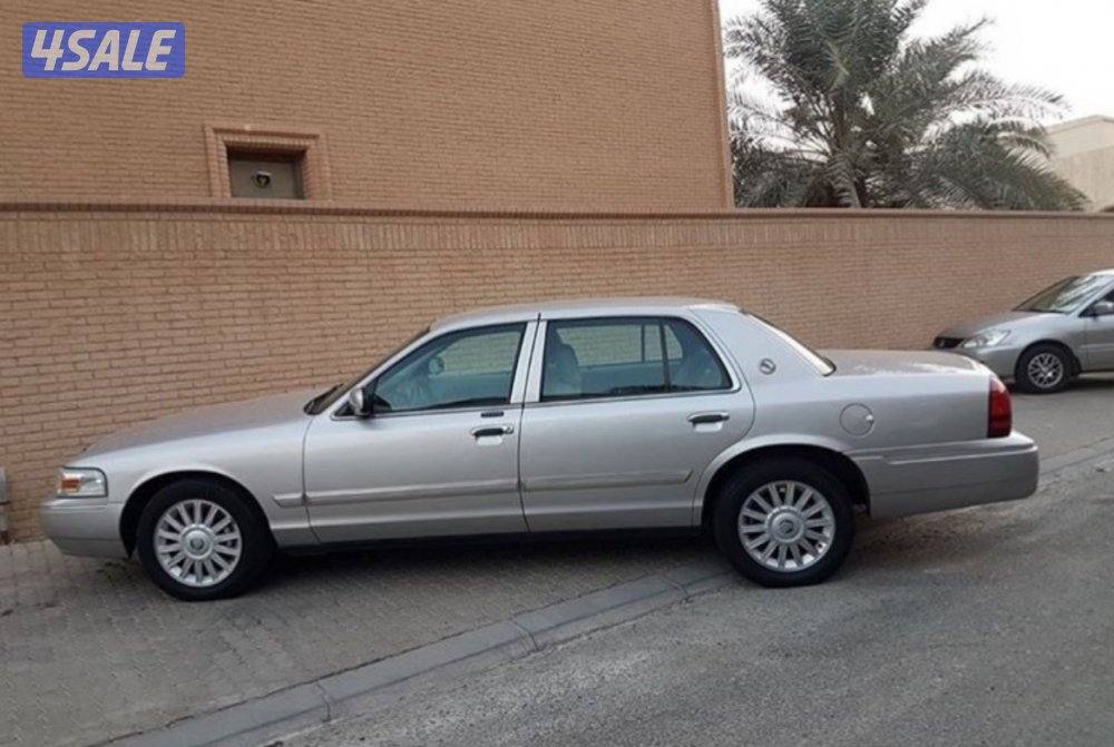 فورد جراند ماركيز لارج GLS موديل 2009 وكالة الكويت اللون سيلفر0