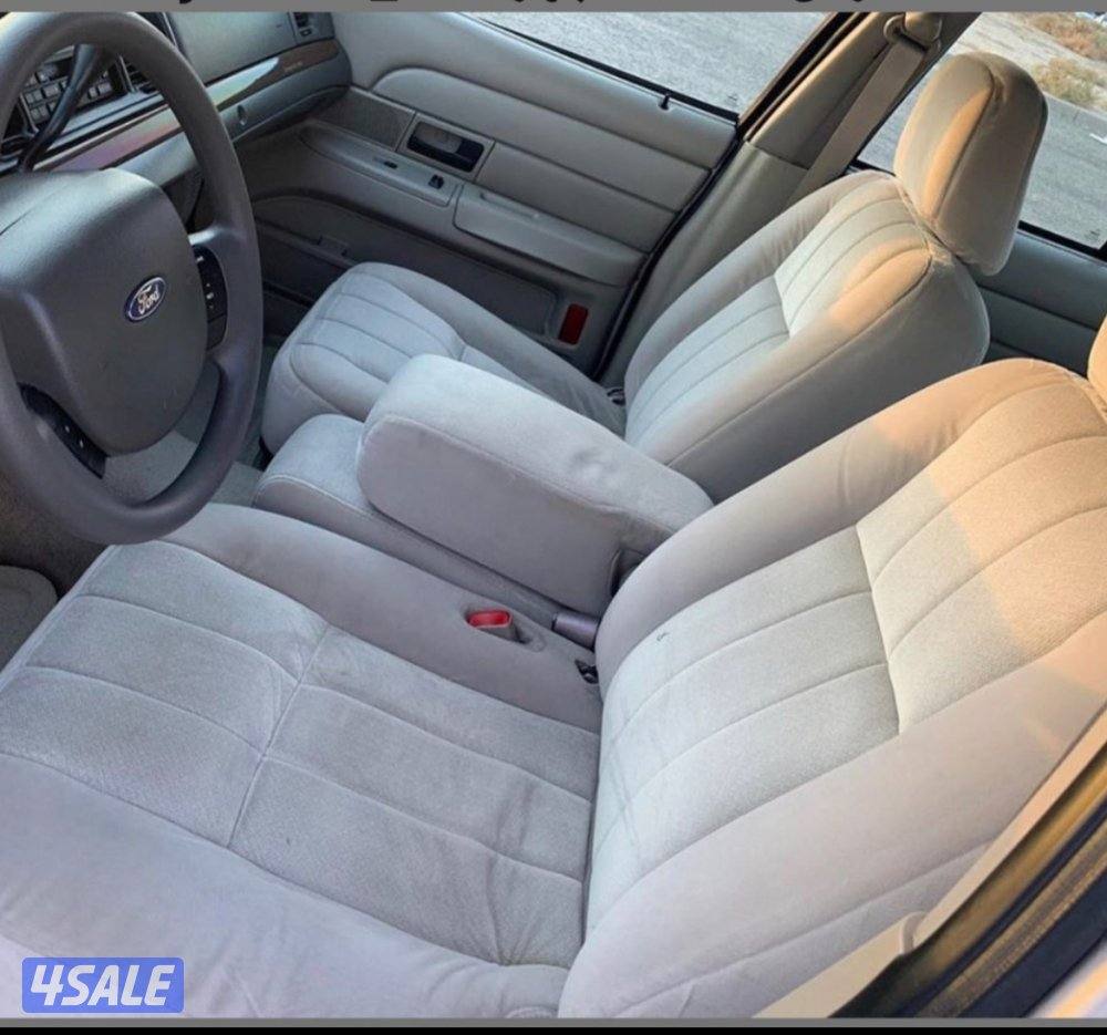 فورد جراند ماركيز لارج GLS موديل 2009 وكالة الكويت اللون سيلفر1