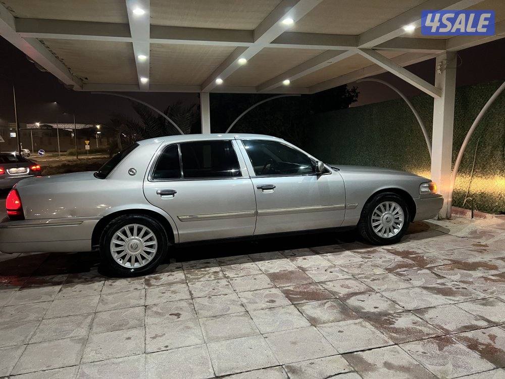فورد جراند ماركيز لارج GLS موديل 2009 وكالة الكويت اللون سيلفر4