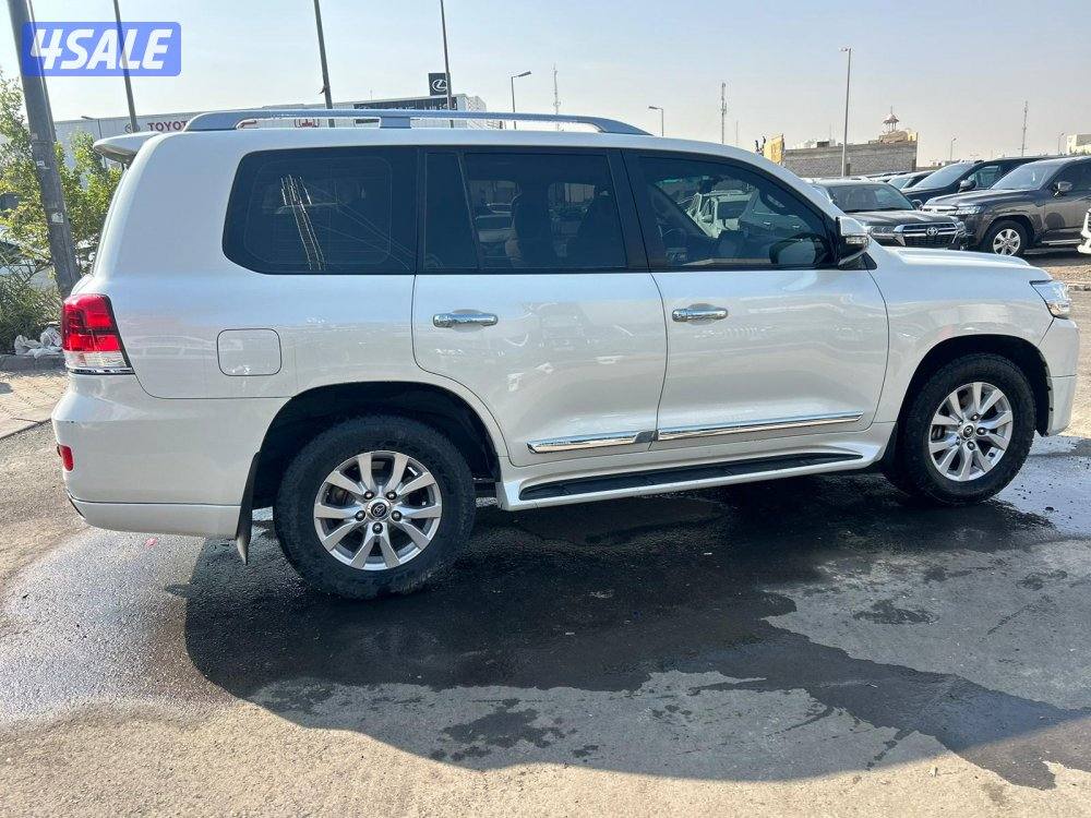 تويوتا لاند كروزر GX.R-V83