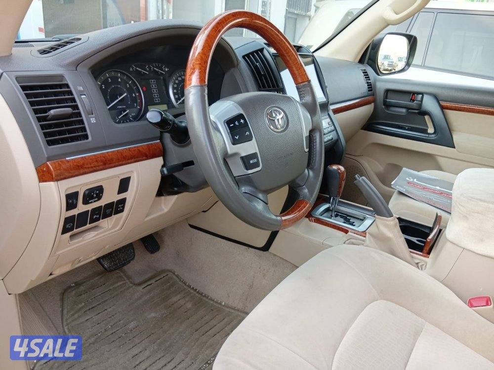 لاند كروز GX.R V8 ٢٠١٣ الساير عداد ٢١٠ ألف شرط الفحص صبغ وكاله كامل4