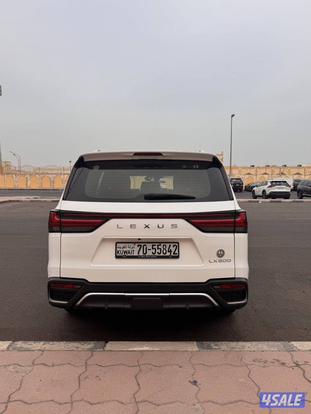جيب لكزس ٢٠٢٣ المالك الاول ممشى ١٩٥ الف2
