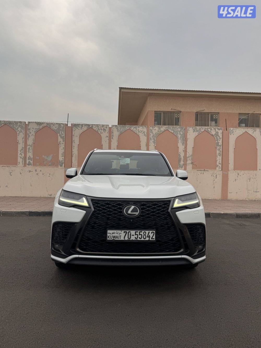 جيب لكزس ٢٠٢٣ المالك الاول ممشى ١٩٥ الف3