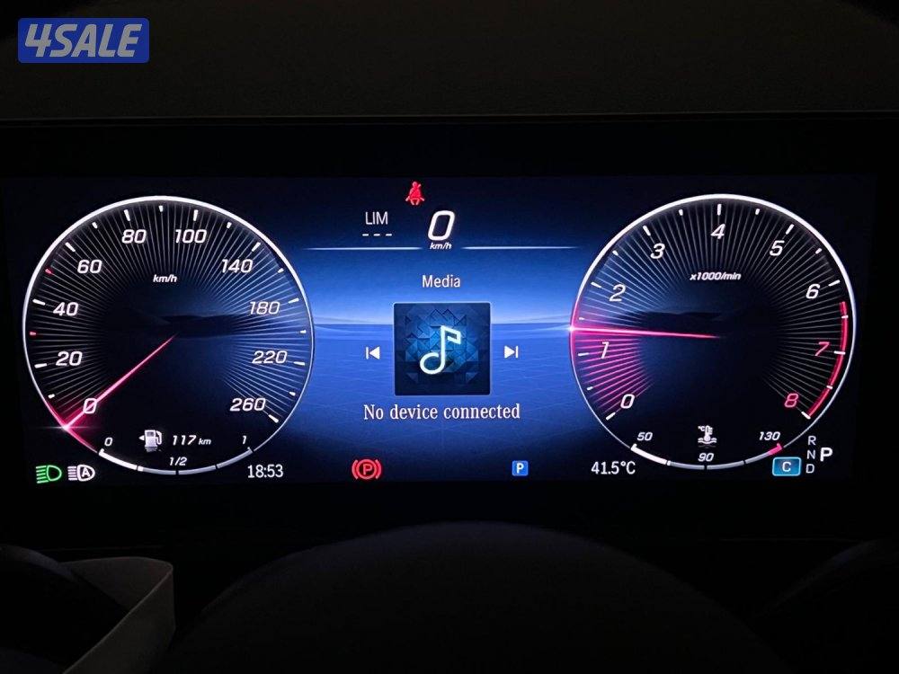 للبيع  gla -200 موديل ٢٠٢٤ ماشيه ٢٠٠٠ نظيفه  و السعر ١٤٠٠٠1