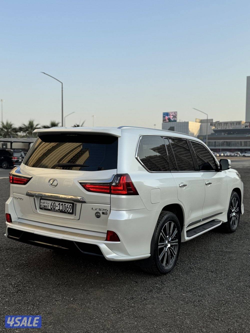 لكزس 570 LX3