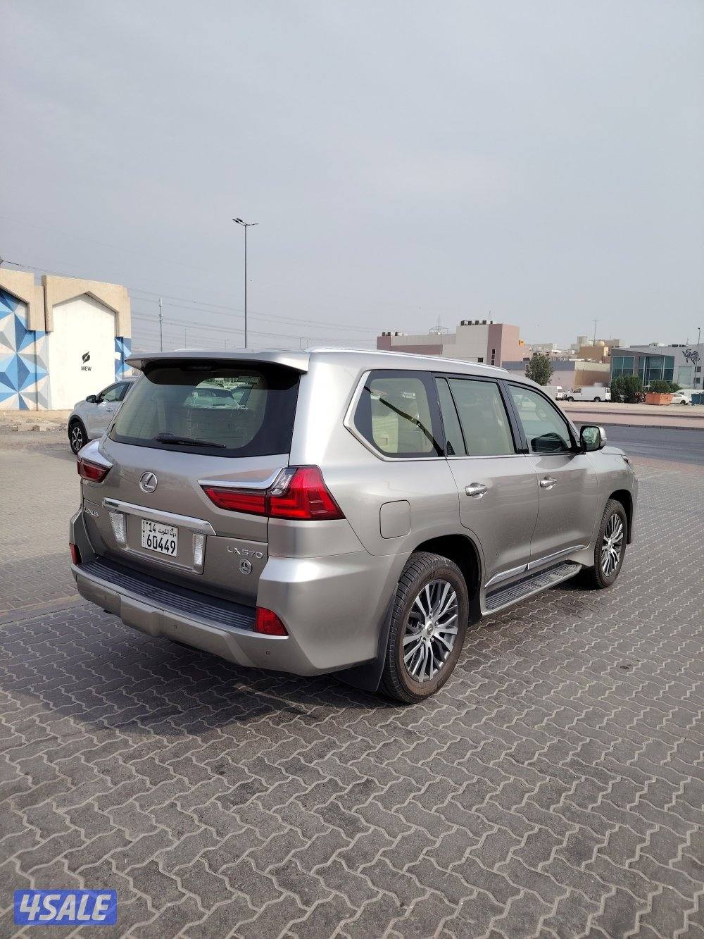 لكزسLX570 ٢٠١٦ الساير ماشي٩١ الف3