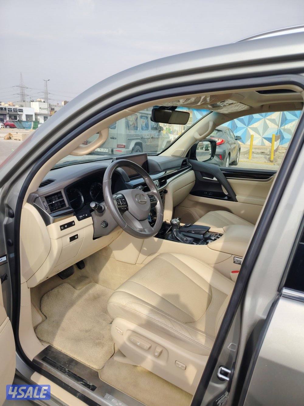 لكزسLX570 ٢٠١٦ الساير ماشي٩١ الف5
