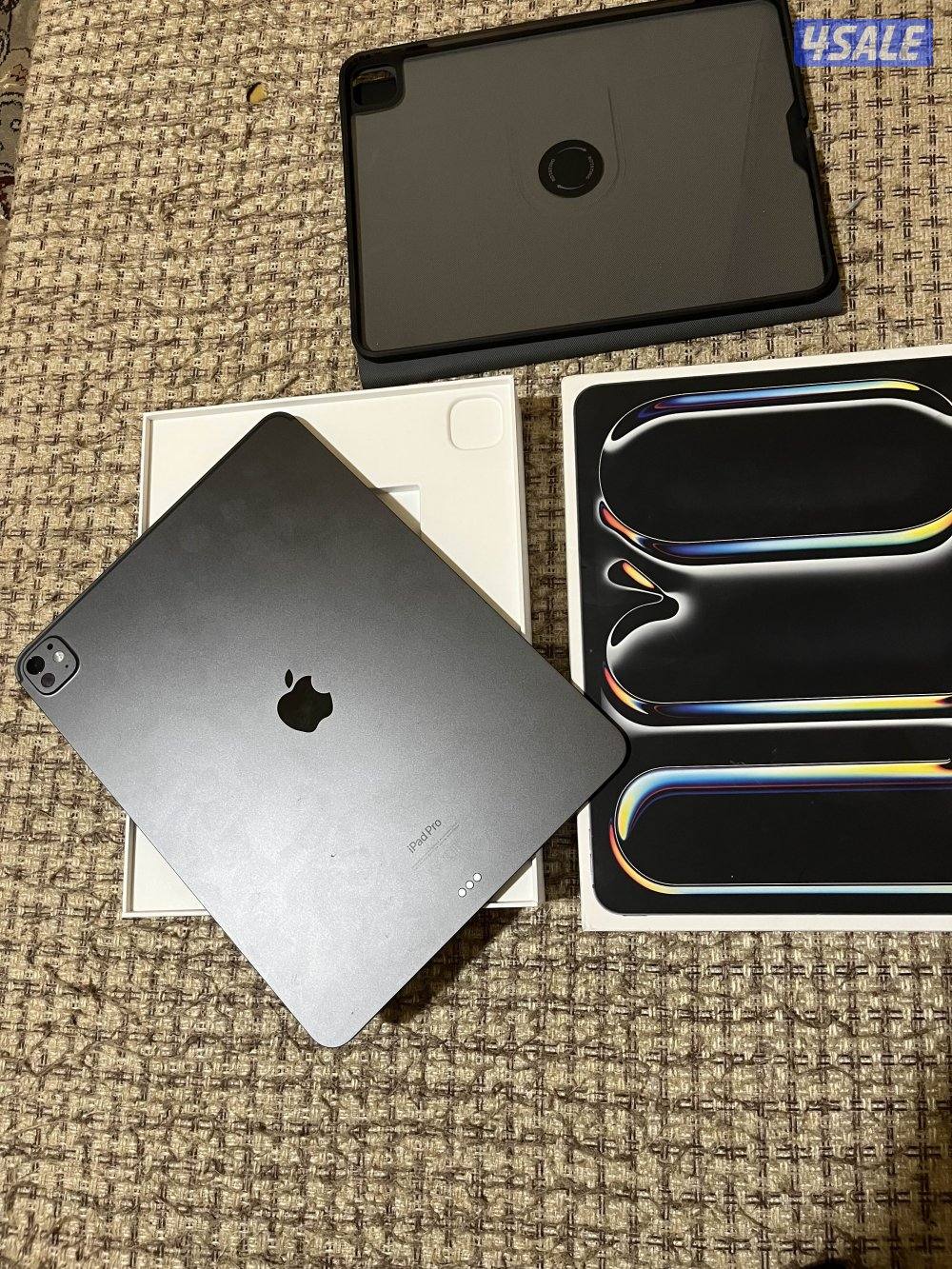 ايباد برو M4 شريحة 13 انش2