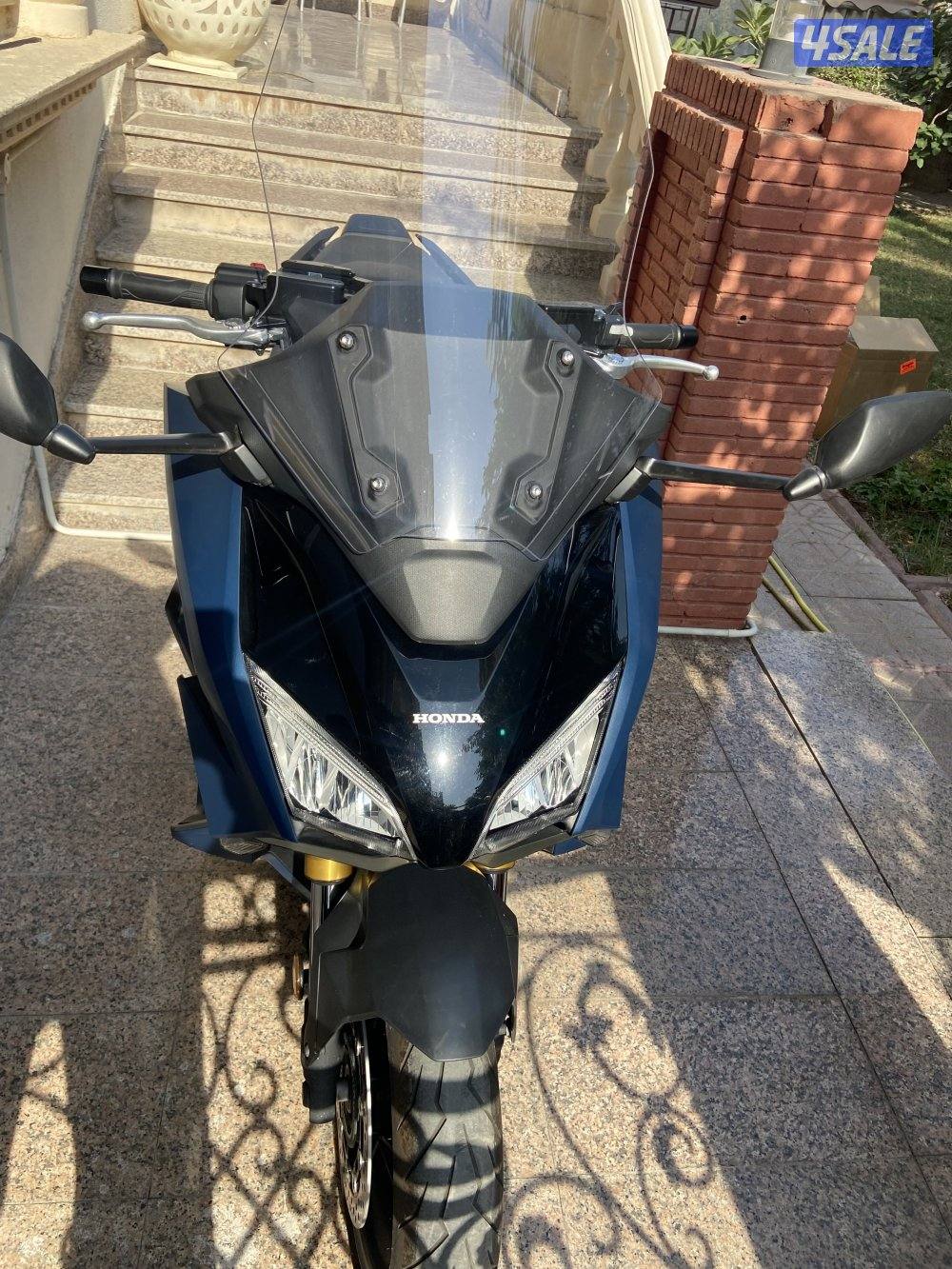 للبيع سكوتر هوندا فورزا ٧٥٠1