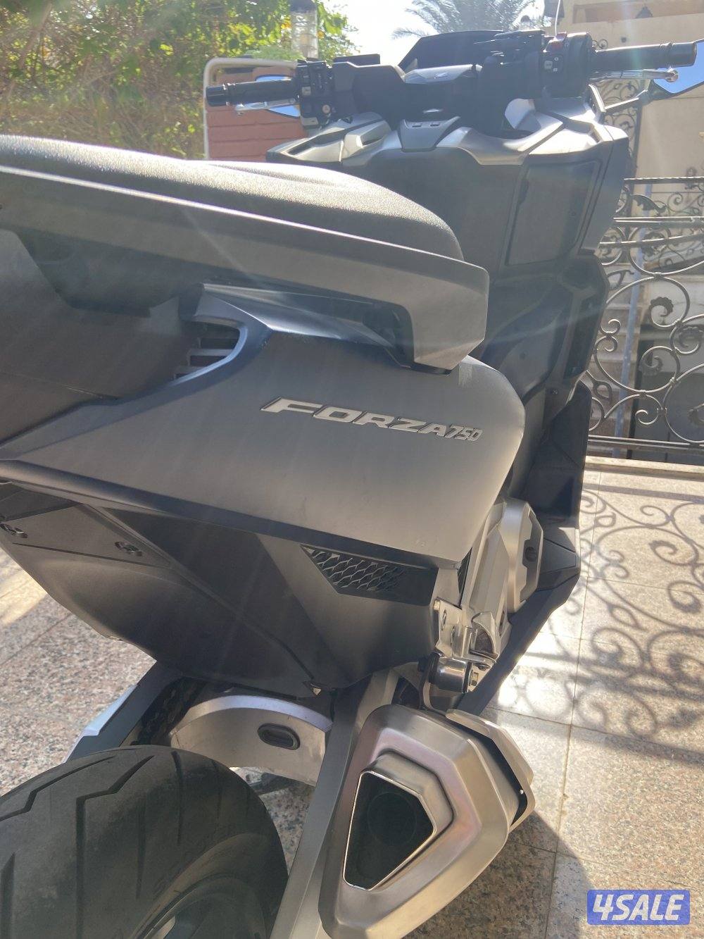 للبيع سكوتر هوندا فورزا ٧٥٠3