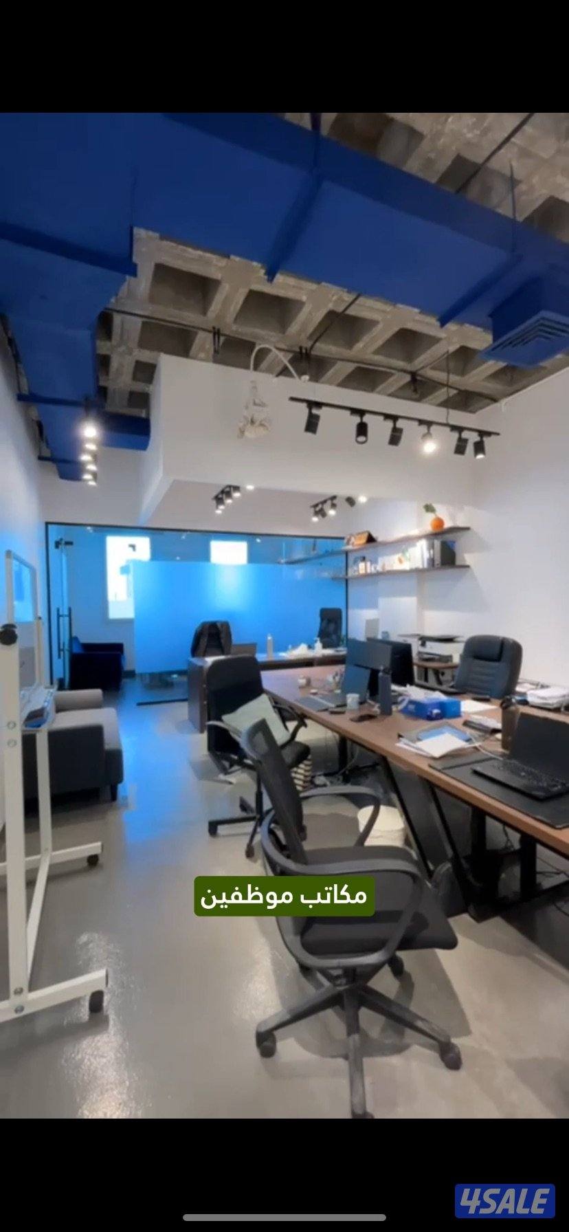 للايجار مكتب في برج الدروازه - شرق0