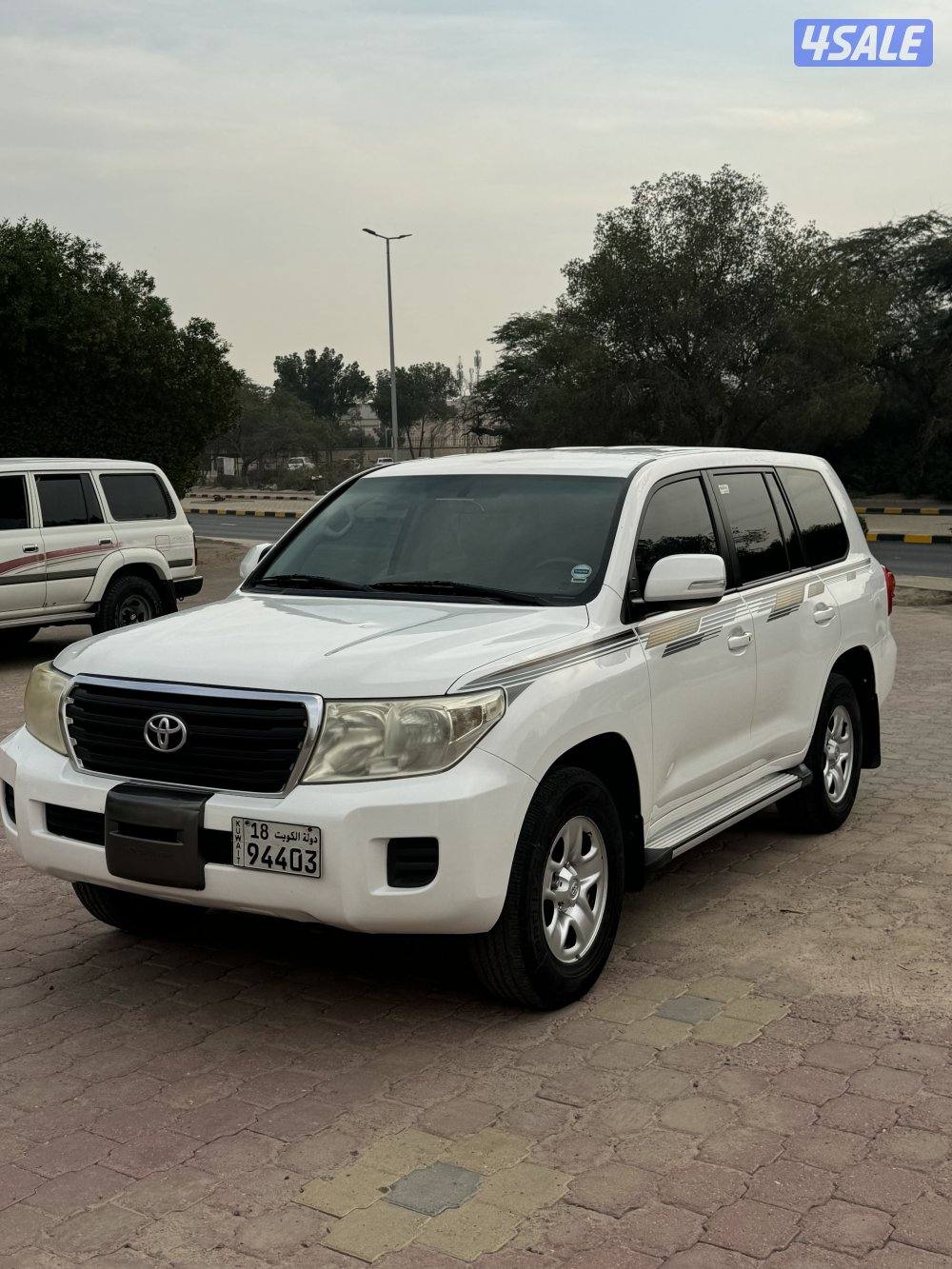 للبيع لاندكروزر ٢٠١٤1