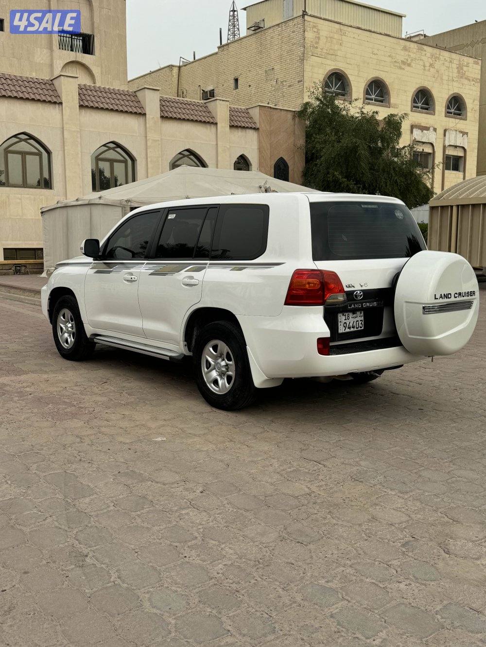للبيع لاندكروزر ٢٠١٤2