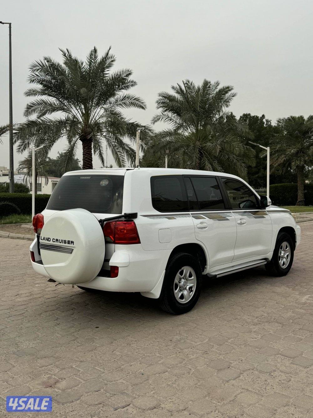 للبيع لاندكروزر ٢٠١٤3