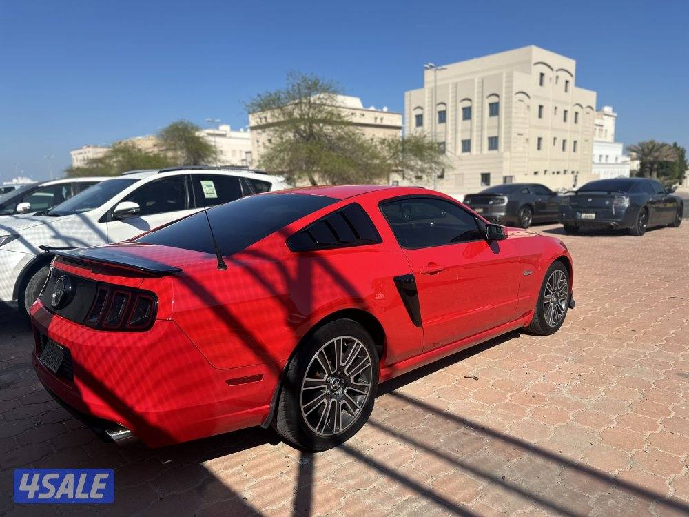 للبيع موستنق 2013 شرط الفحص.  بيع فقط.  بيعة سريعة1