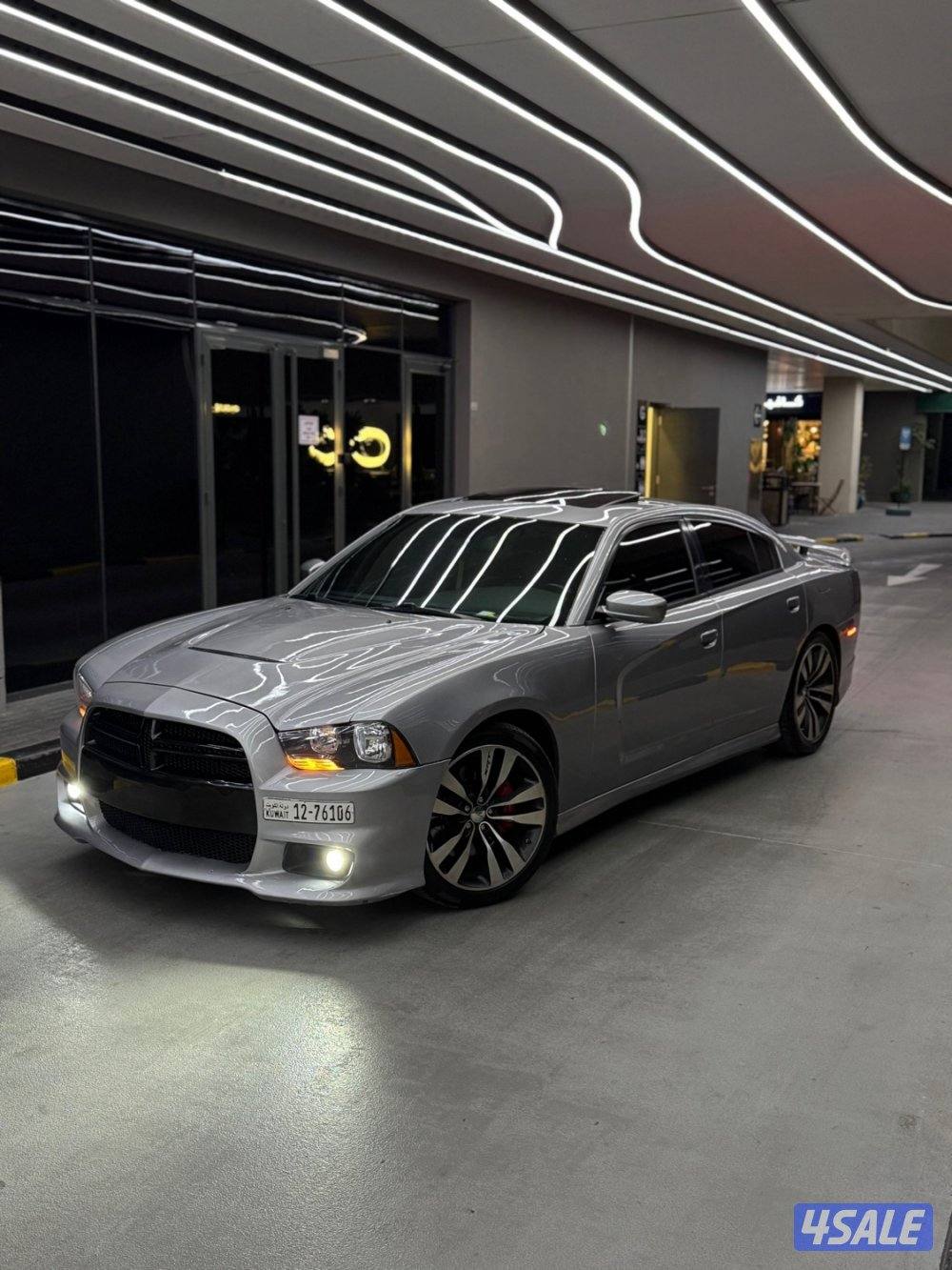 للبيع شارجر srt8 اصلي0