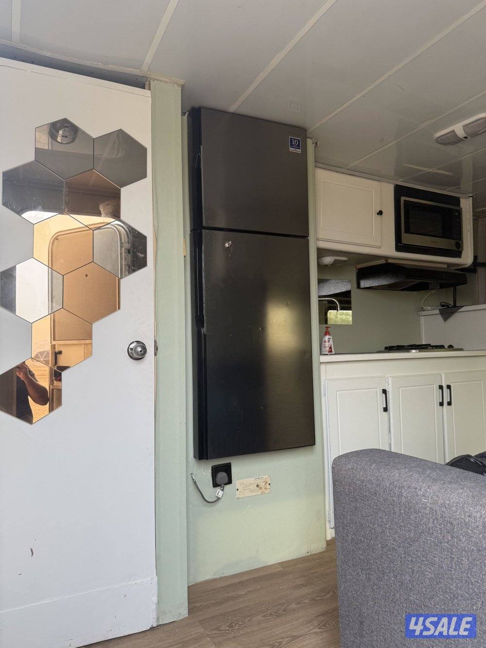 للبيع كرفان امريكي6