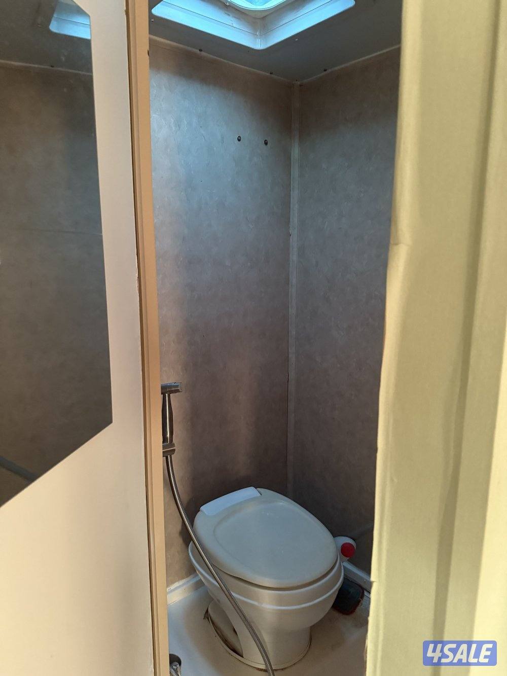 للبيع كرفان امريكي8