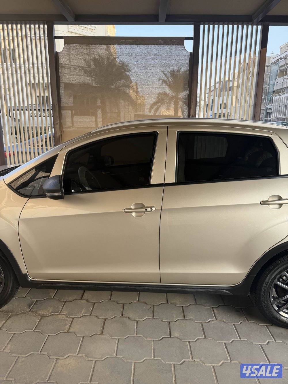 للبيع جيب جيلي صغير3