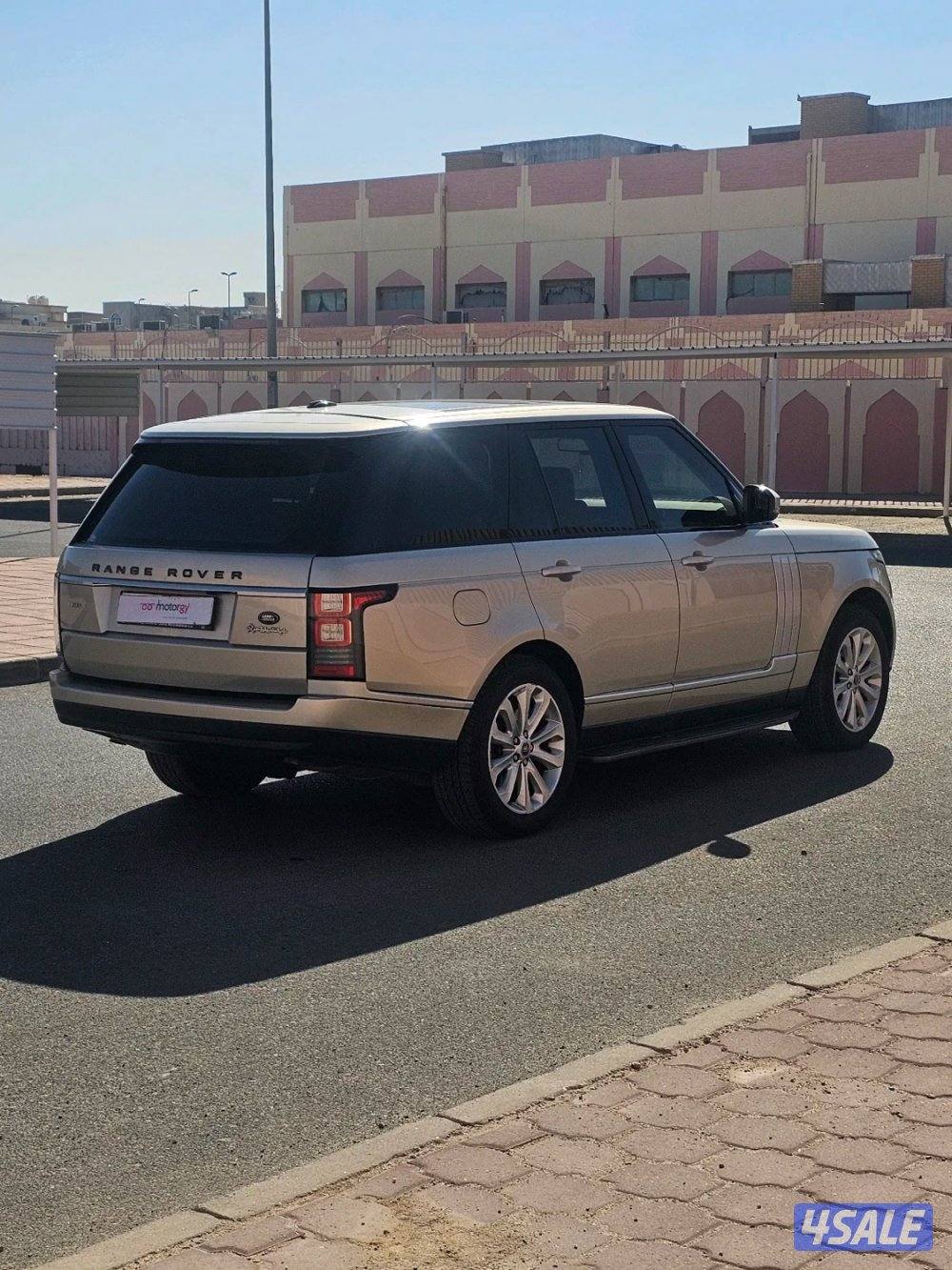 للبيع رينج روڤر ڤوج موديل 20143