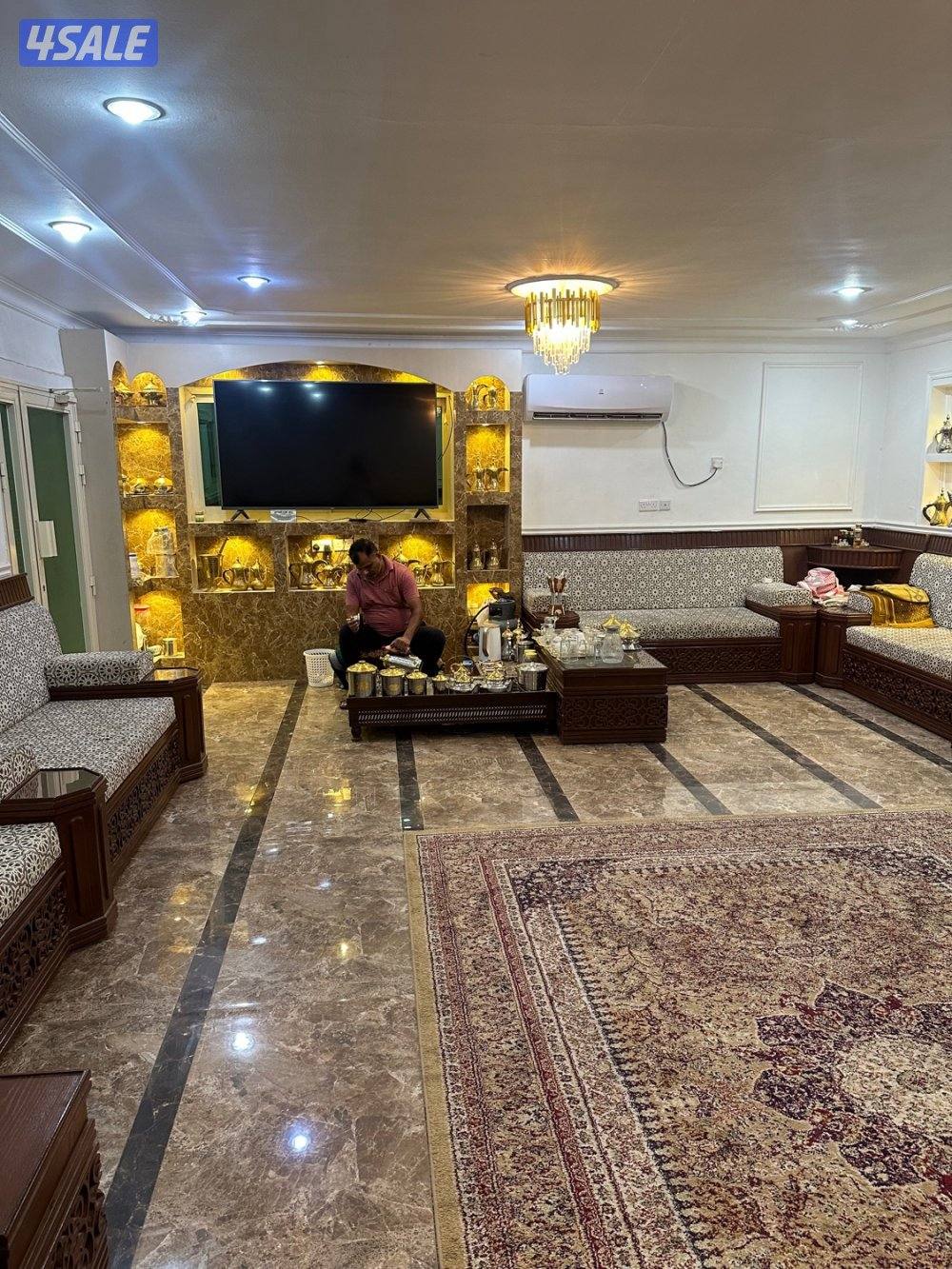 للبيع في الدوحة ق1 دورين نظيف جدا 100‎%‎ شارع وساحة جانبية1