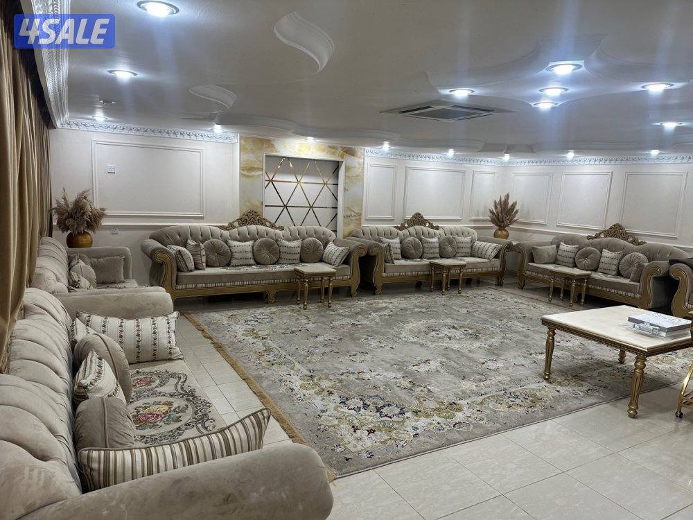 للبيع في الدوحة ق1 دورين نظيف جدا 100‎%‎ شارع وساحة جانبية0