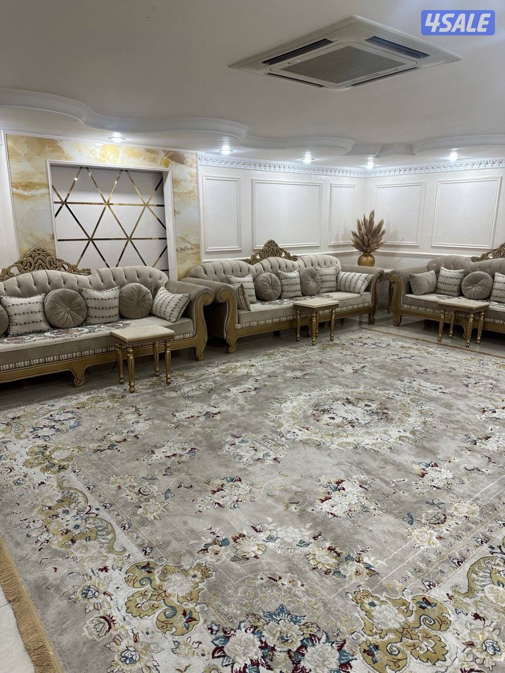 للبيع في الدوحة ق1 دورين نظيف جدا 100‎%‎ شارع وساحة جانبية2