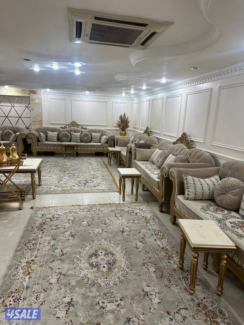 للبيع في الدوحة ق1 دورين نظيف جدا 100‎%‎ شارع وساحة جانبية3