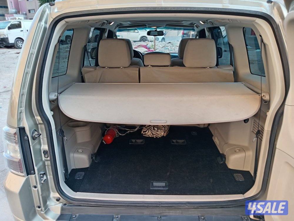 للبيع باجيرو فل اوبشن موديل 201011