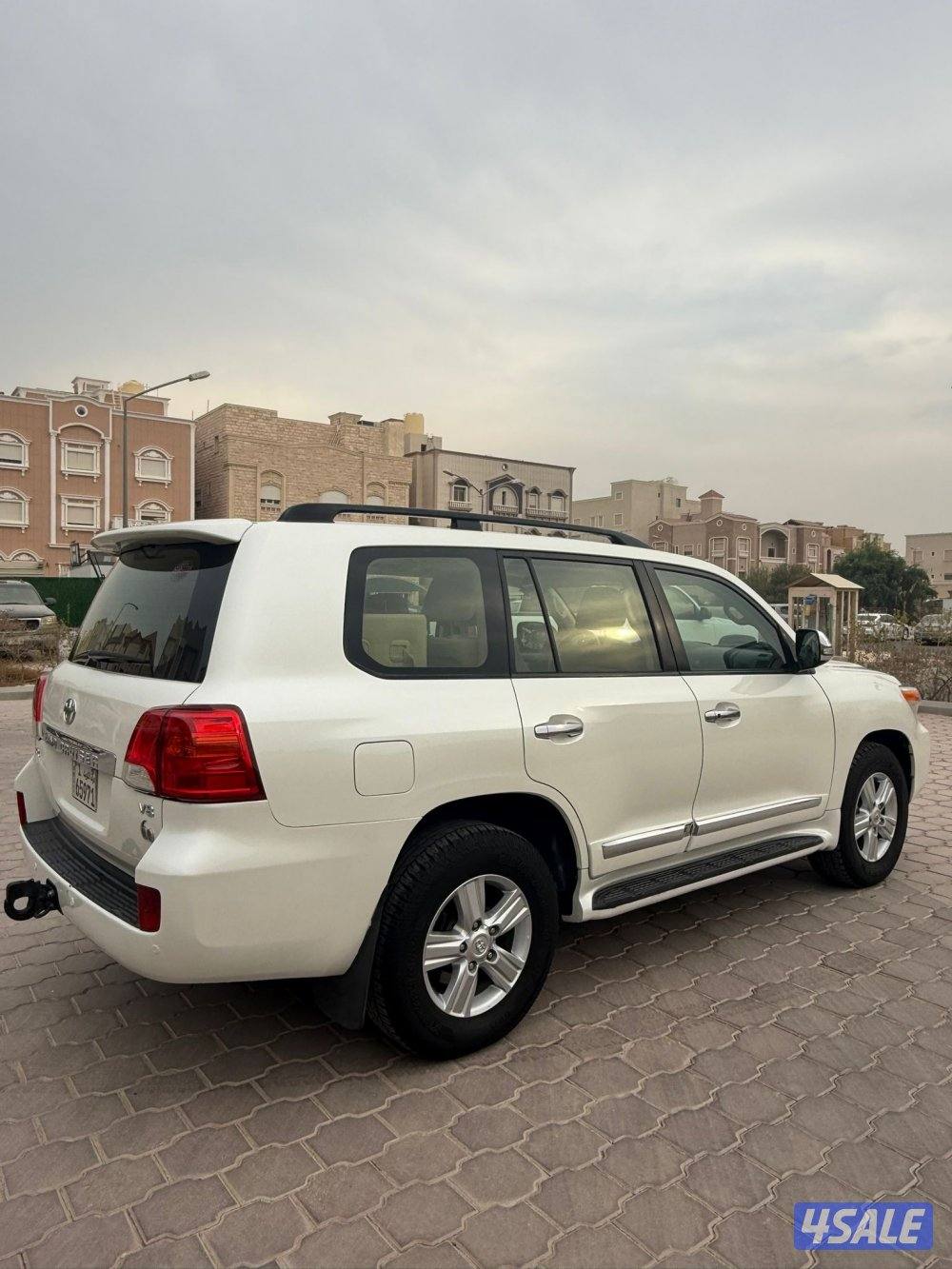 لاند كروزر 2014 عداده 260 صبغ الوكاله2