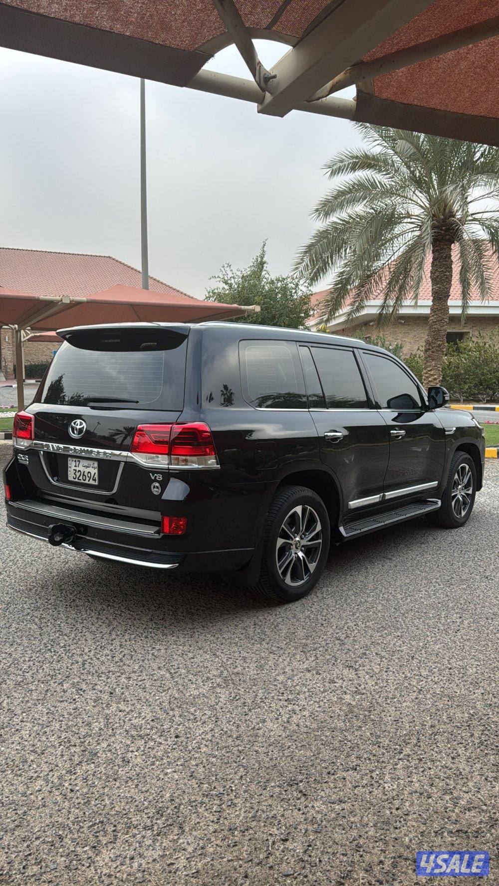 لاندكروزر قراند تورنق 20204