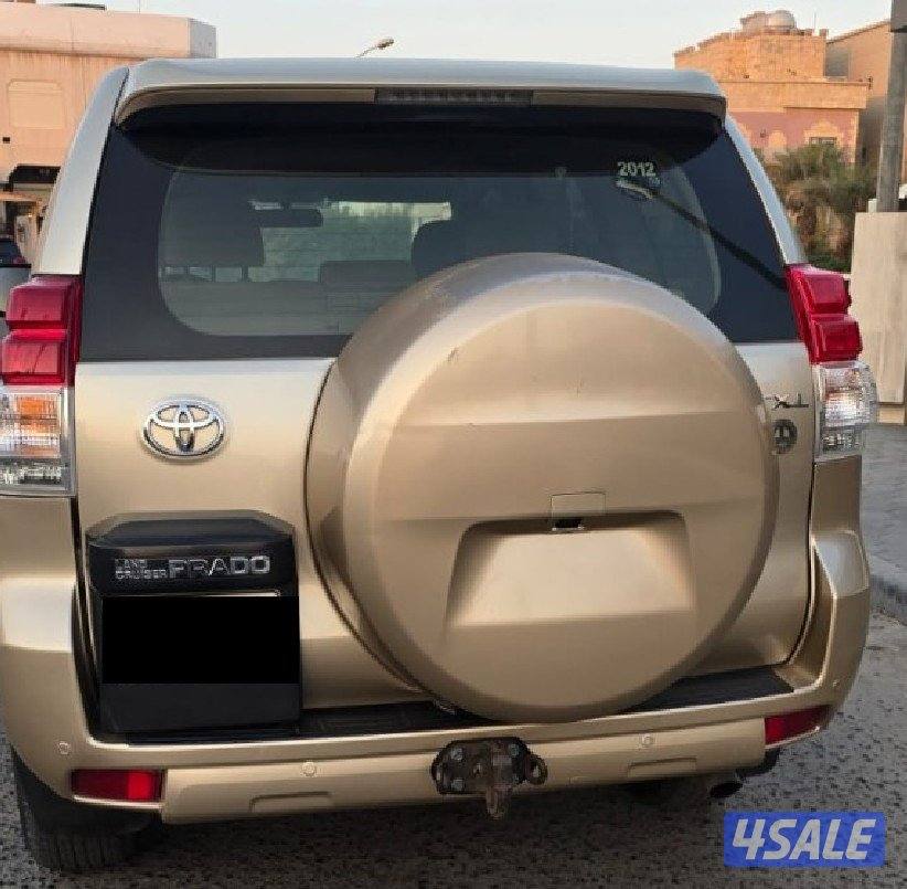 تويوتا برادو موديل 2012 لون الذهبي للبيع1