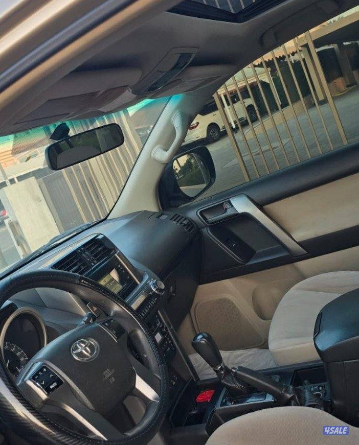 تويوتا برادو موديل 2012 لون الذهبي للبيع3