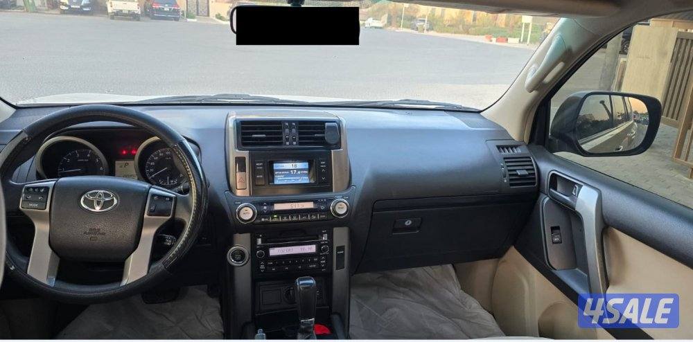 تويوتا برادو موديل 2012 لون الذهبي للبيع4